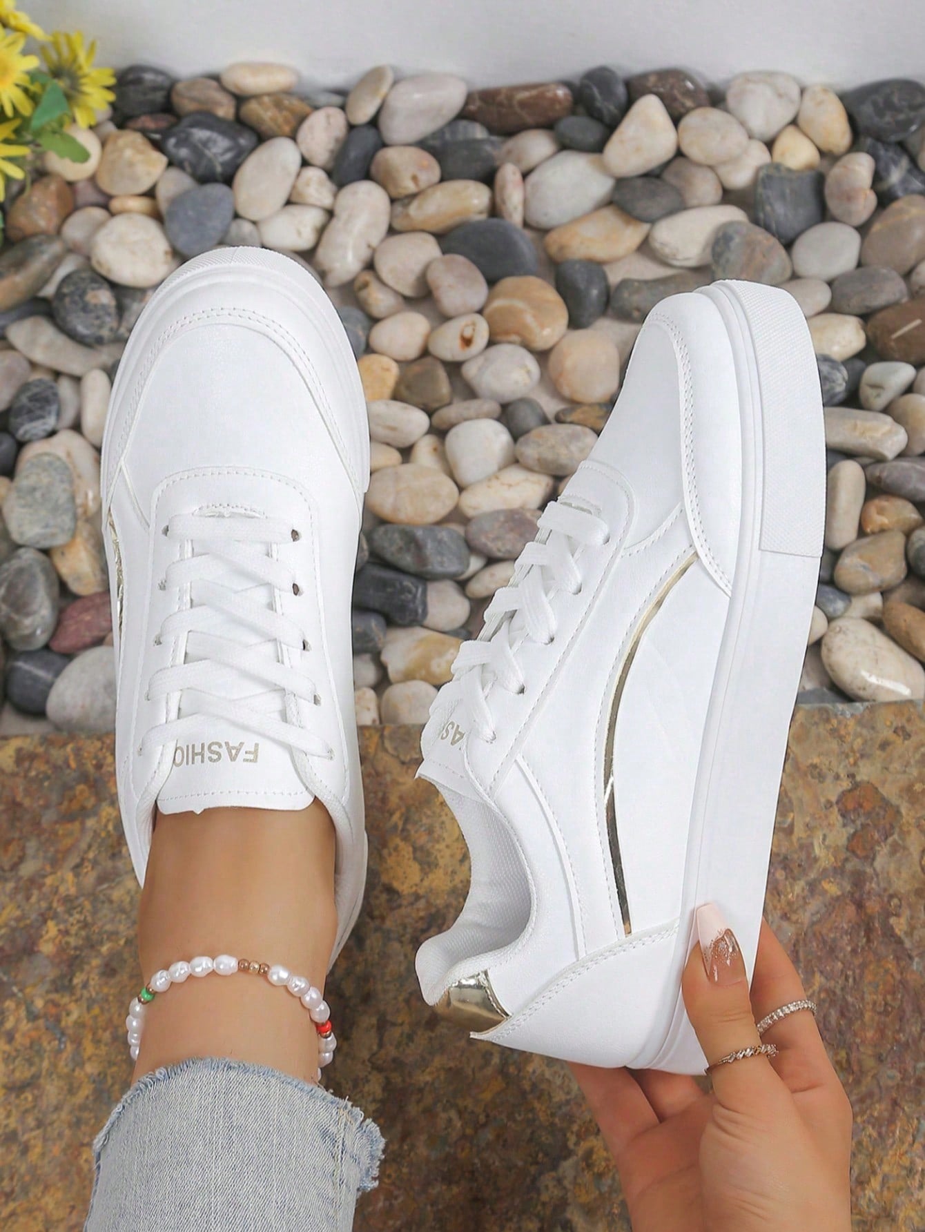 Women White Casual Sneakers, L - Women'S Shoes Hey Dude recension och pris